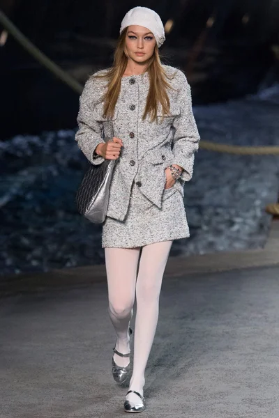 Look 9